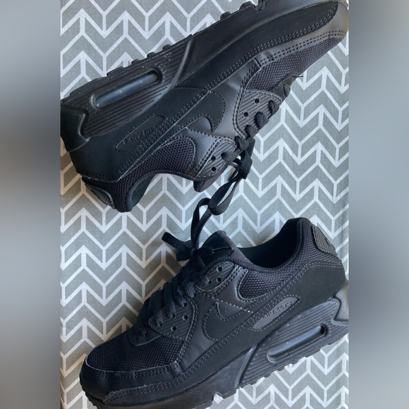 Nike Air Max 90 Sneakers - Picture 1 of 4
